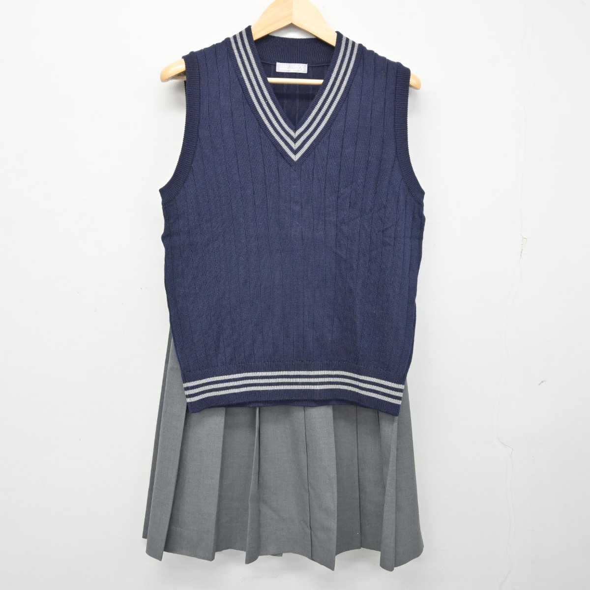 【中古】大阪府 旭東中学校  女子制服 2点 (ニットベスト・スカート) sf058802