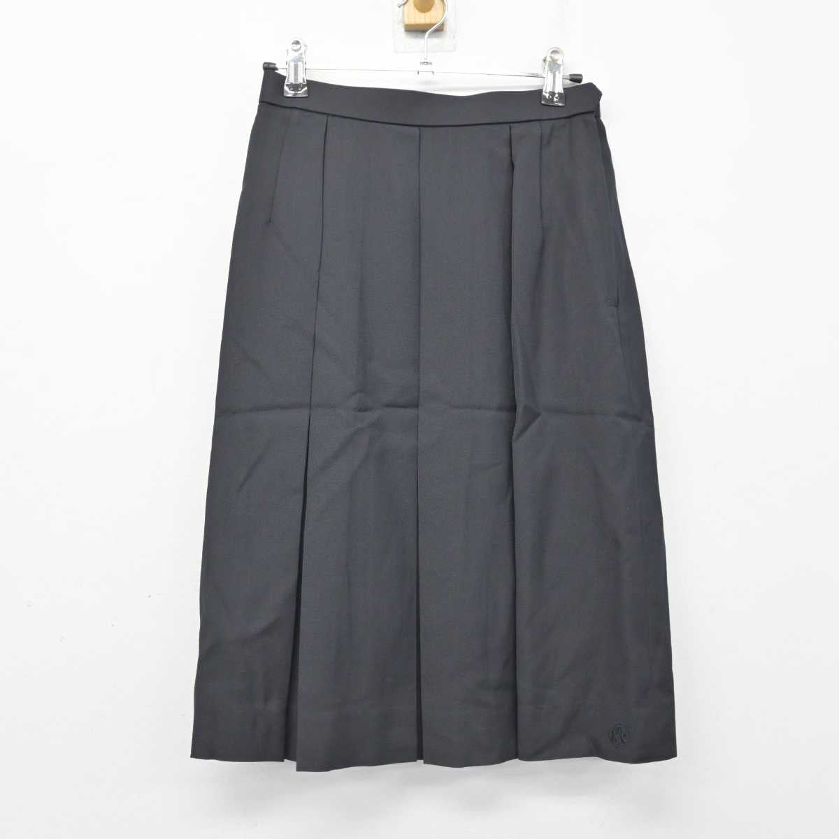 【中古】群馬県 桐生市立商業高等学校 女子制服 3点 (ベスト・シャツ・スカート) sf058838