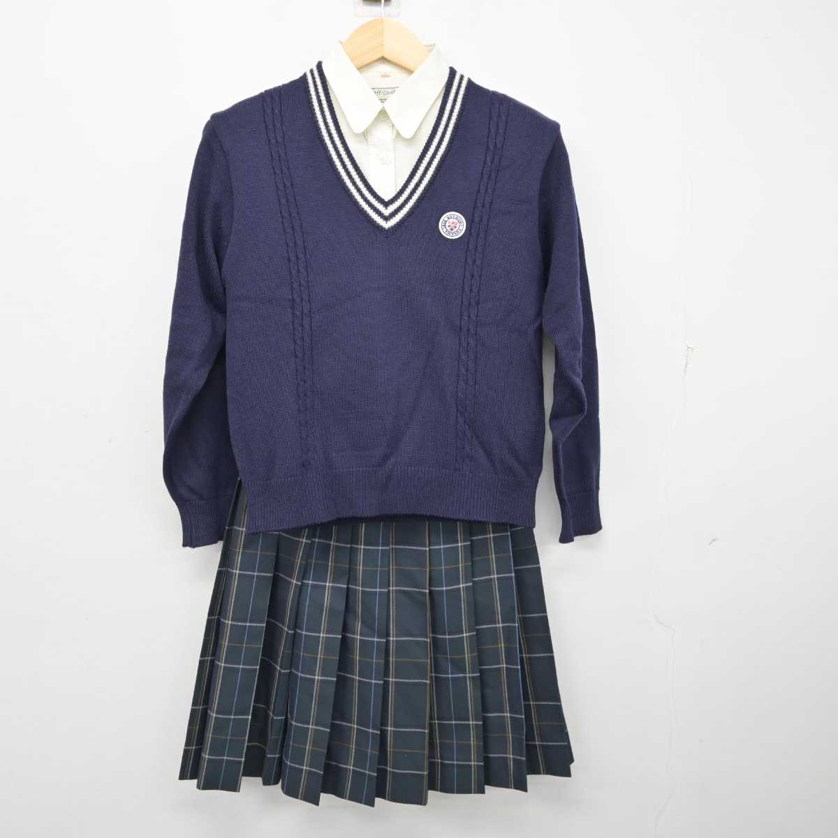 【中古】富山県 龍谷富山高等学校 女子制服 3点 (ニット・シャツ・スカート) sf058962