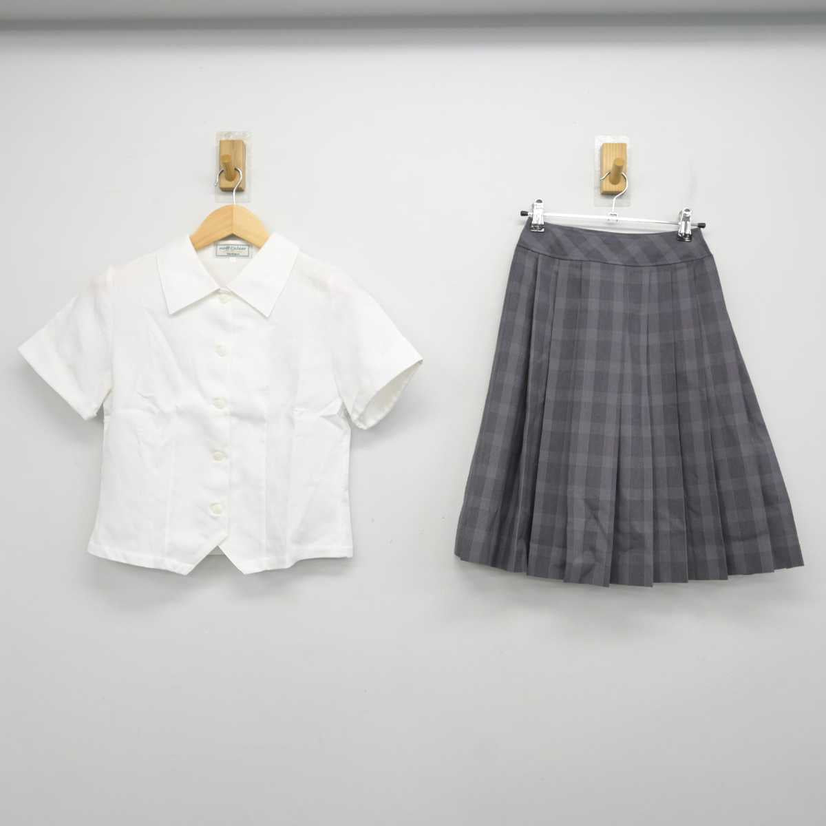 【中古】富山県 龍谷富山高等学校 女子制服 2点 (シャツ・スカート) sf058963