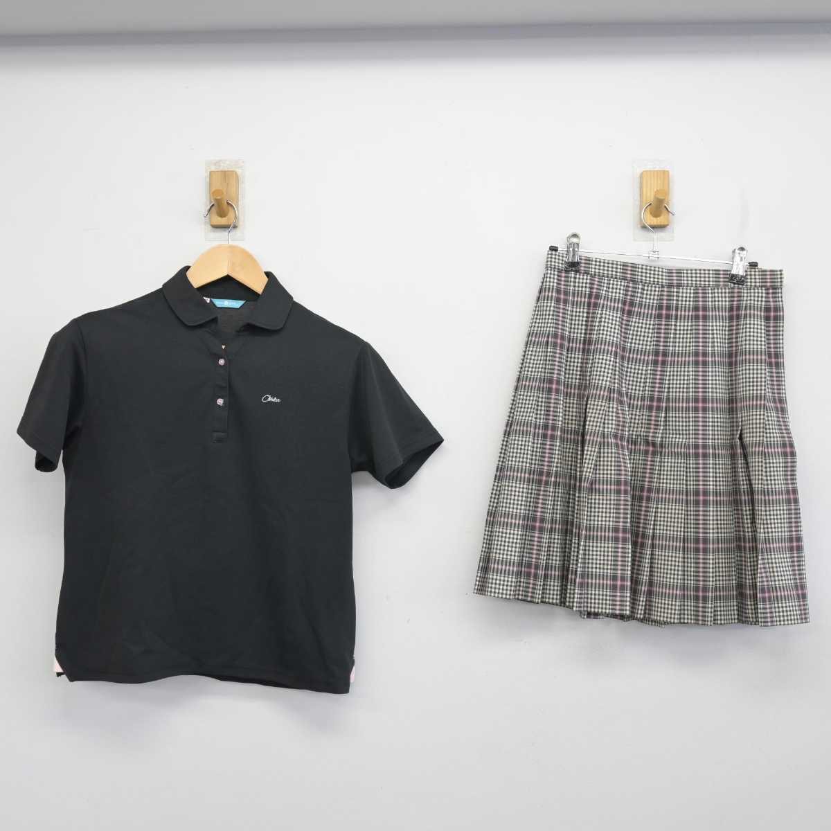 中古】東京都 日本体育大学桜華高等学校 女子制服 2点 (シャツ・スカート) sf058988 | 中古制服通販パレイド