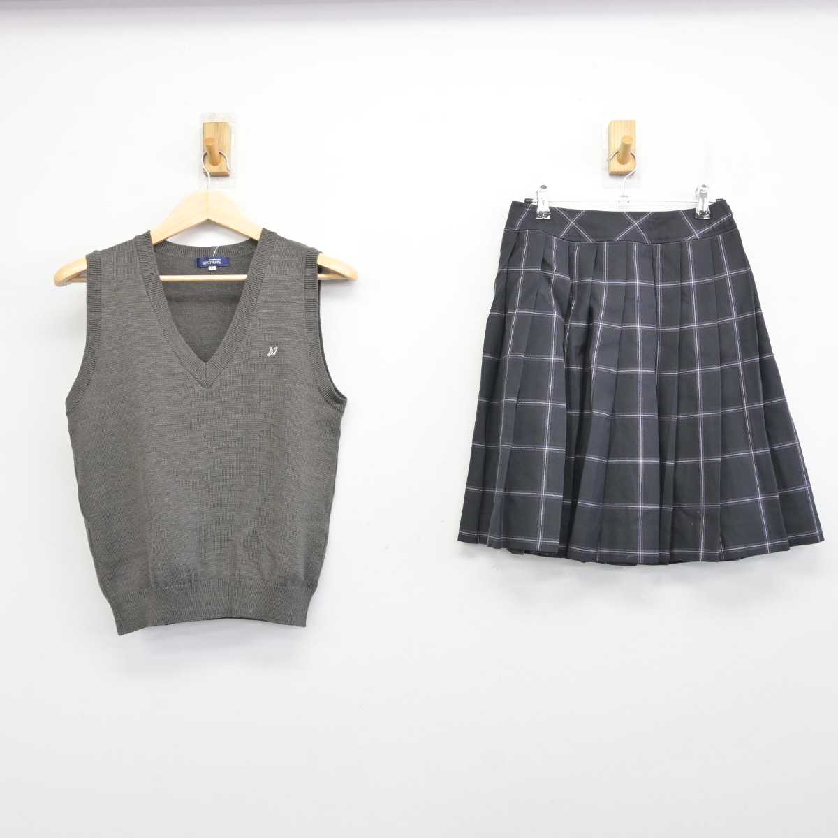 【中古】東京都 日本大学豊山女子中学校・高等学校 女子制服 2点 (ニットベスト・スカート) sf059033