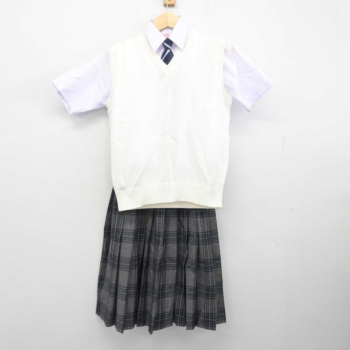 【中古】東京都 大鳥中学校 女子制服 4点 (ニットベスト・シャツ・スカート) sf059045