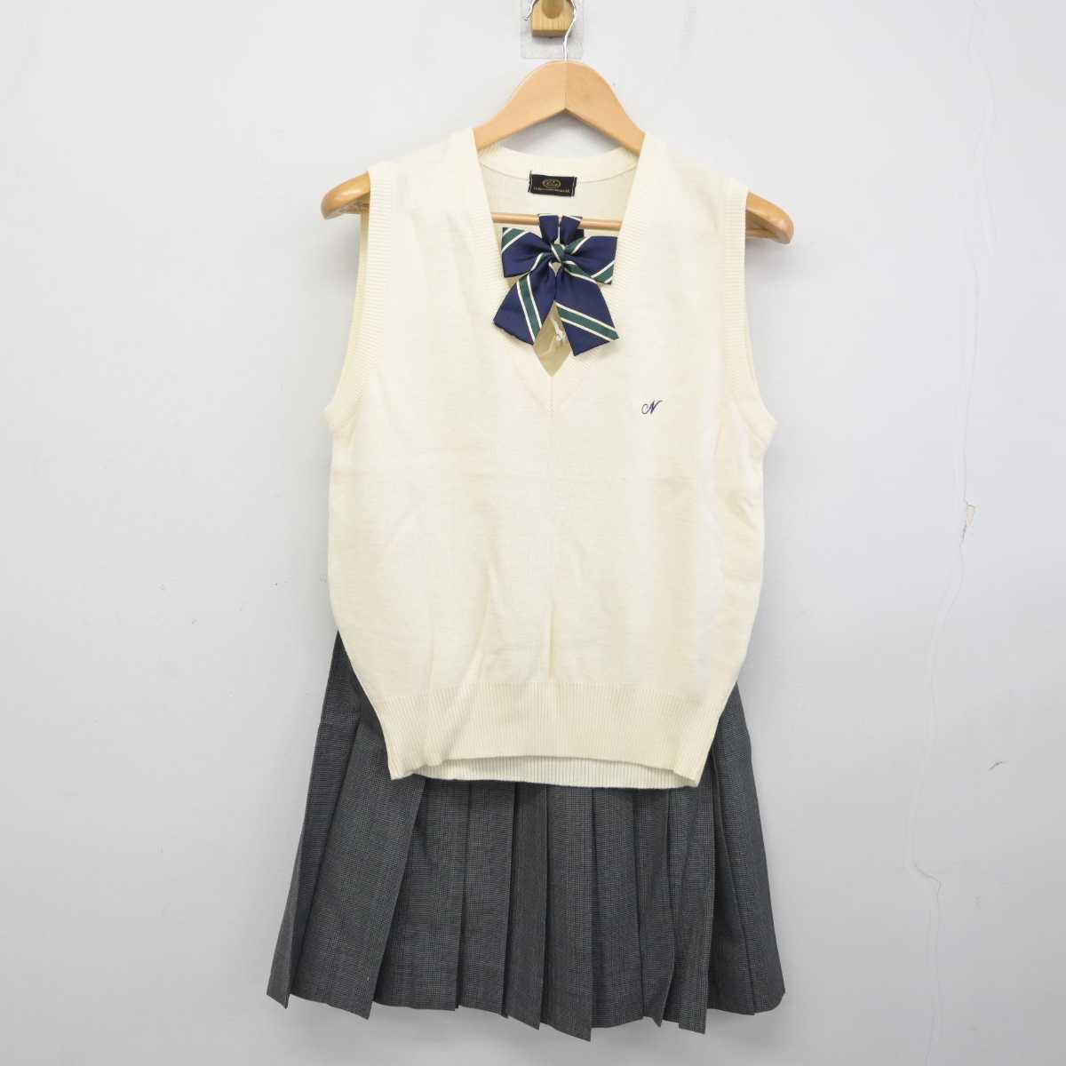 【中古】千葉県 特別支援学校流山高等学園 女子制服 3点 (ニットベスト・スカート) sf059095