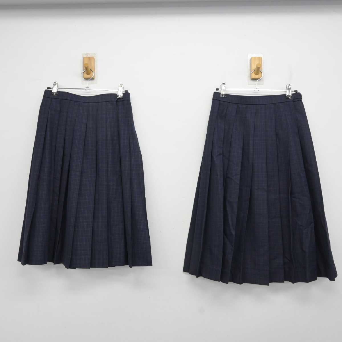 【中古】福岡県 福岡市内中学新標準服 女子制服 4点 (ブレザー・スカート) sf059115