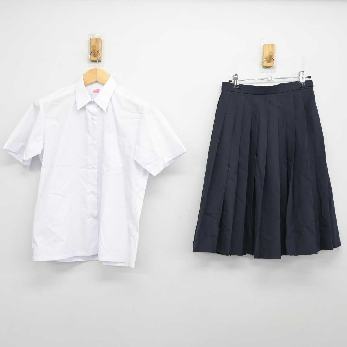 【中古】岐阜県 精華中学校 女子制服 2点 (シャツ・スカート) sf059139