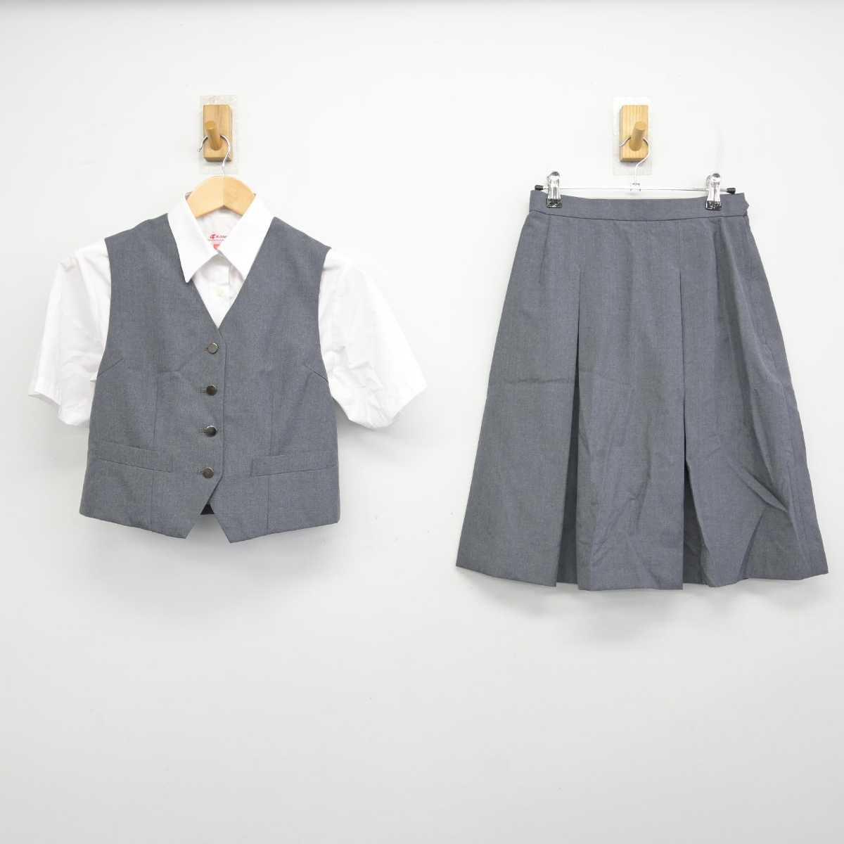 【中古】神奈川県 平間中学校 女子制服 3点 (ベスト・シャツ・スカート) sf059251