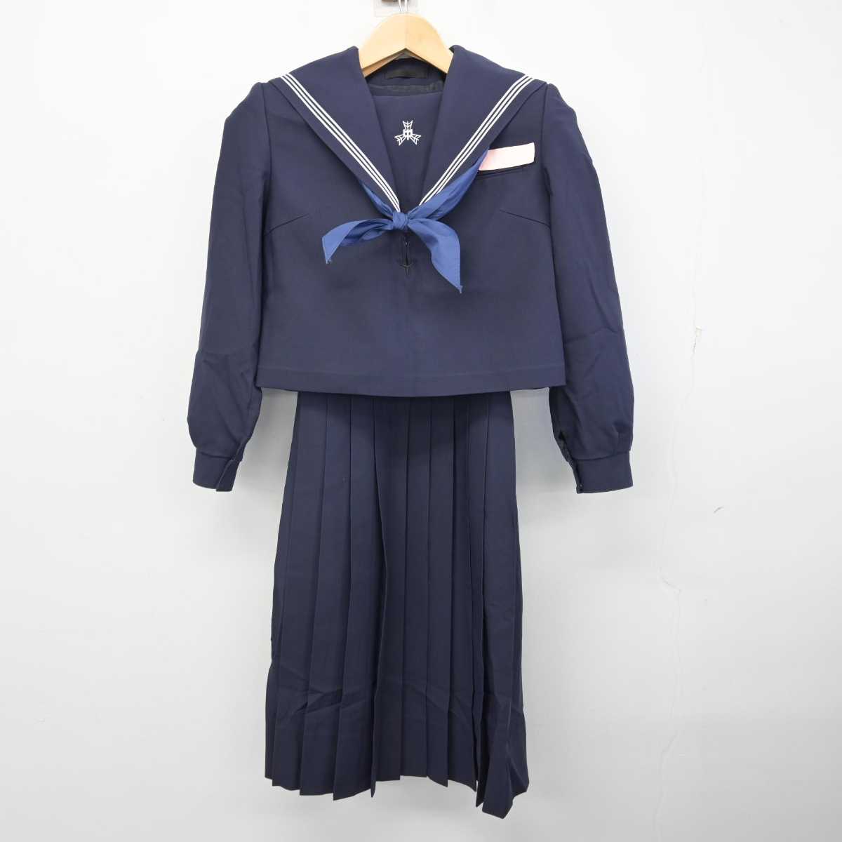 【中古】福岡県 粕屋中学校 女子制服 3点 (セーラー服・ジャンパースカート) sf059522