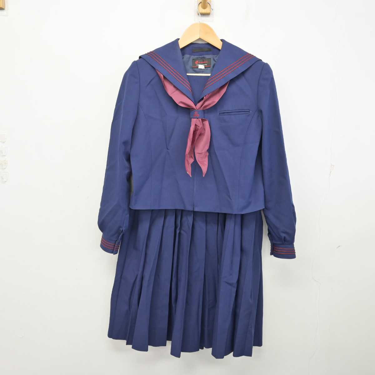 【中古】千葉県 八街市立八街中学校 女子制服 3点 (セーラー服・スカート) sf059550