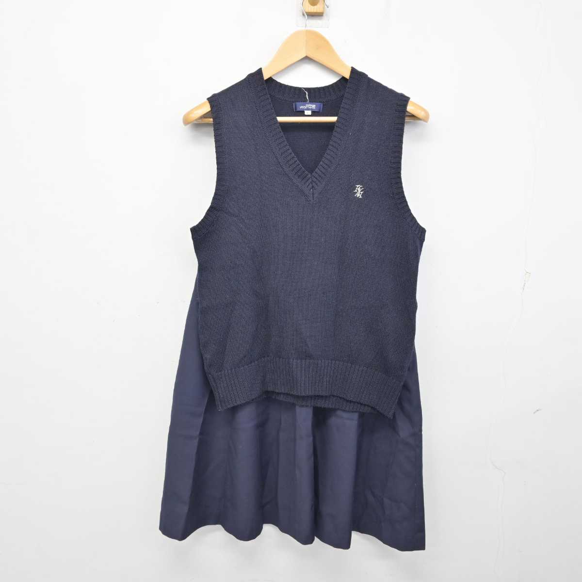 【中古】埼玉県 熊谷女子高等学校 女子制服 3点 (ニットベスト・スカート) sf059553