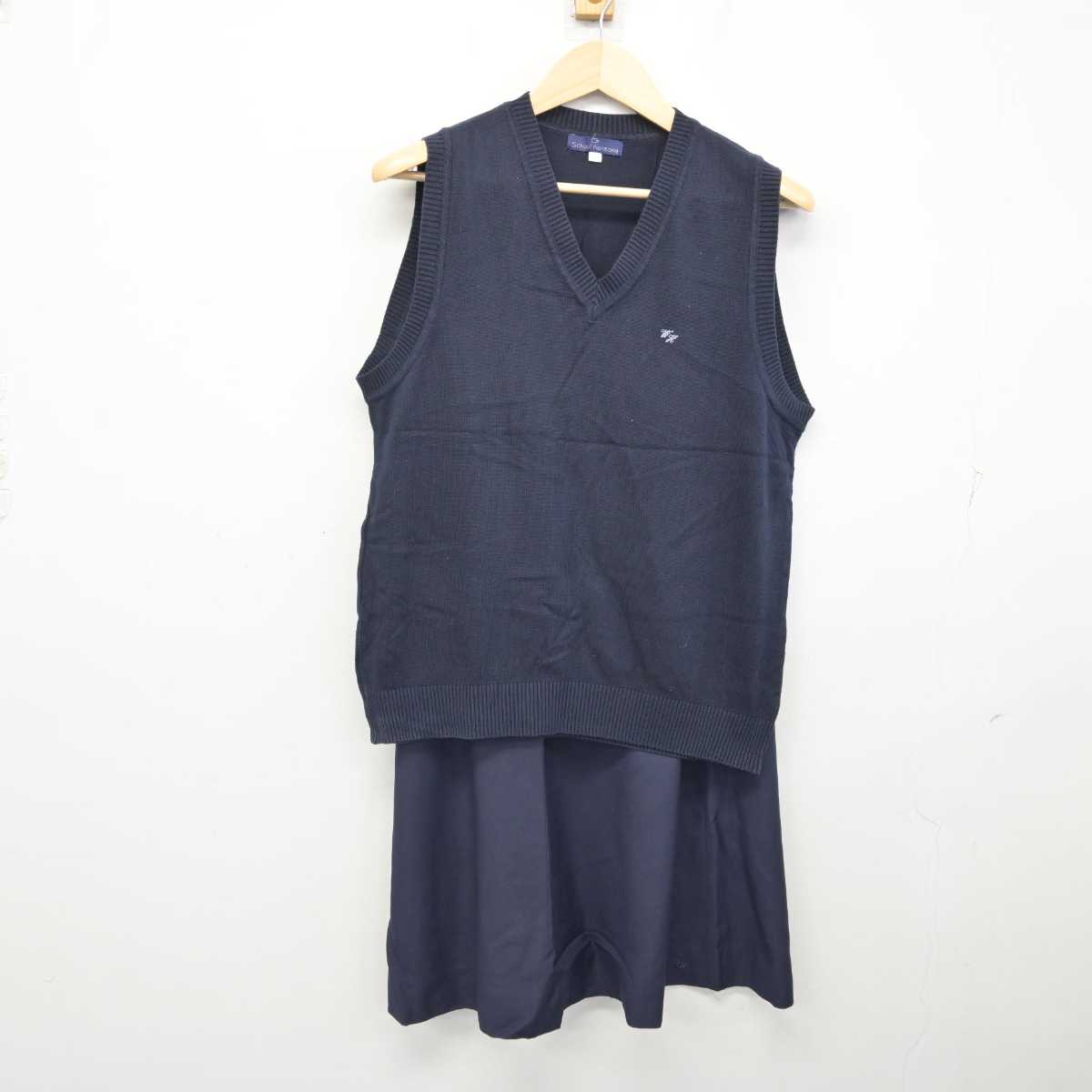 【中古】埼玉県 蕨高等学校 女子制服 3点 (ニットベスト・スカート) sf059560