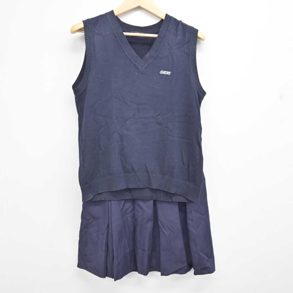 【中古】埼玉県 大宮北高等学校 女子制服 2点 (ニットベスト・スカート) sf059603