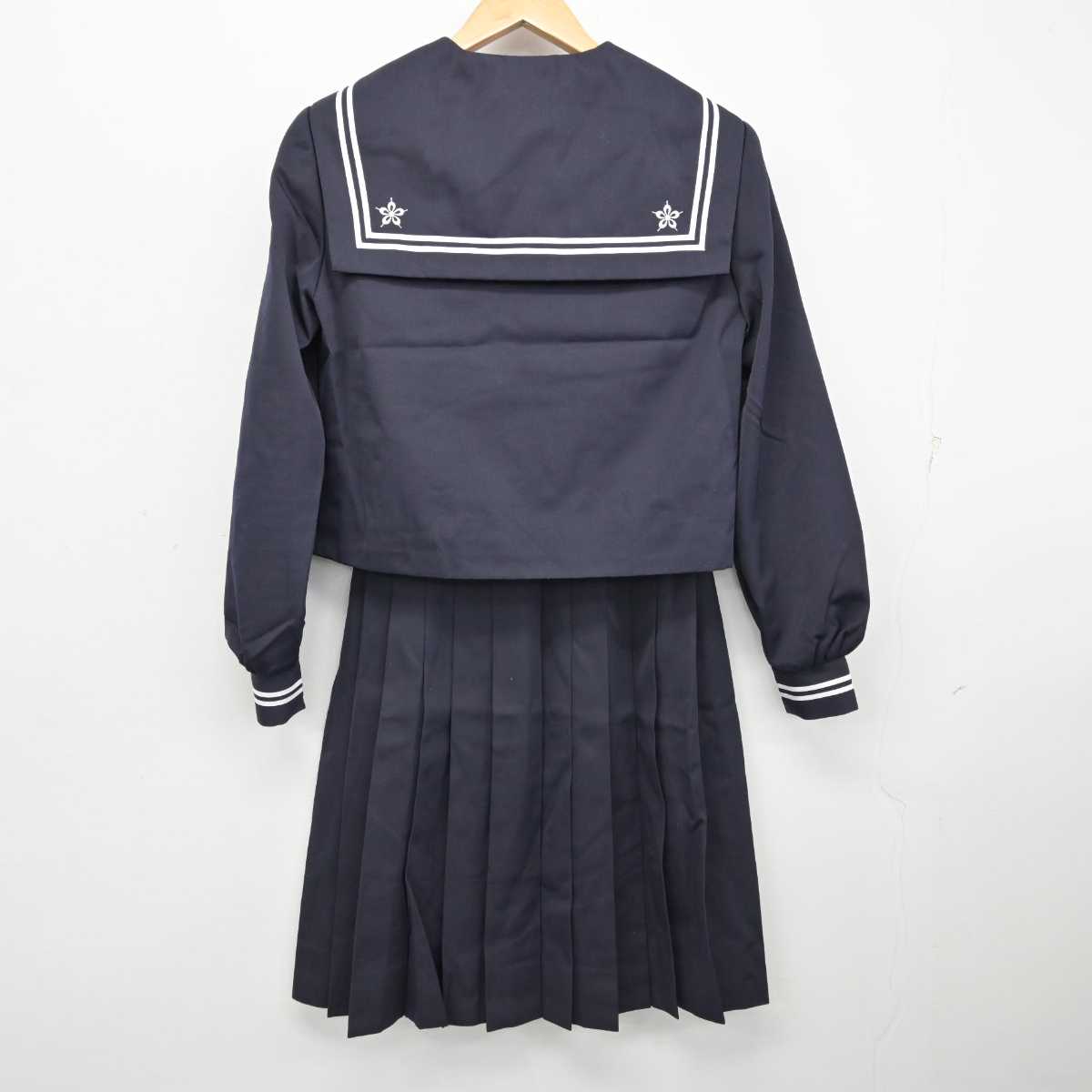 【中古】静岡県 沼津市立大岡中学校 女子制服 3点 (セーラー服・スカート) sf059613