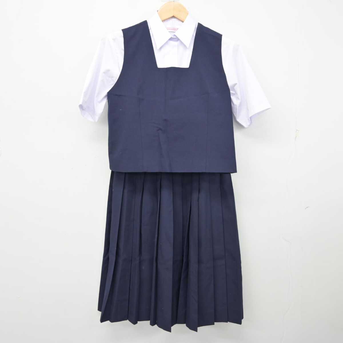 【中古】千葉県 習志野市立第四中学校 女子制服 3点 (ベスト・シャツ・スカート) sf059641