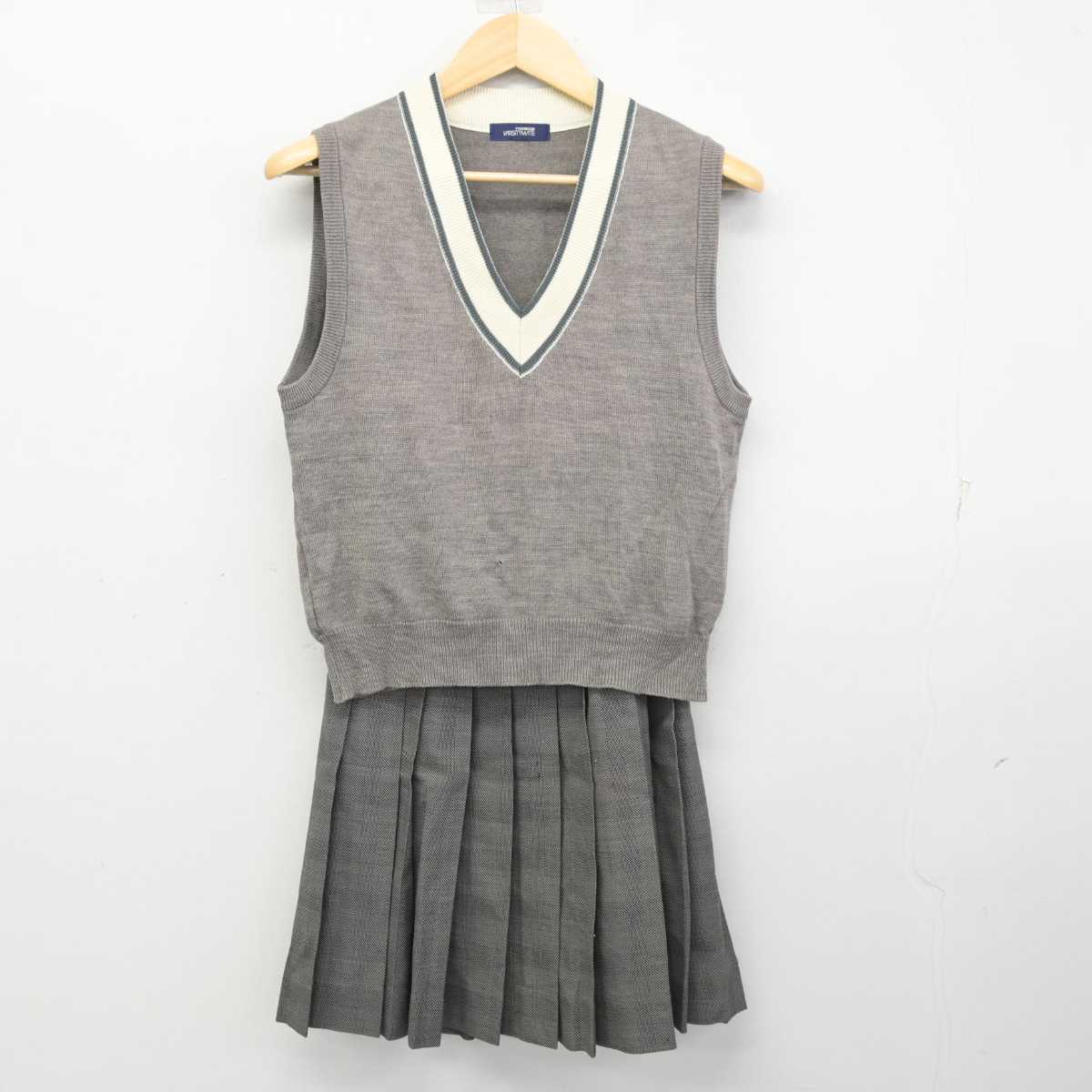 【中古】大阪府 小阪中学校 女子制服 2点 (ニットベスト・スカート) sf059678