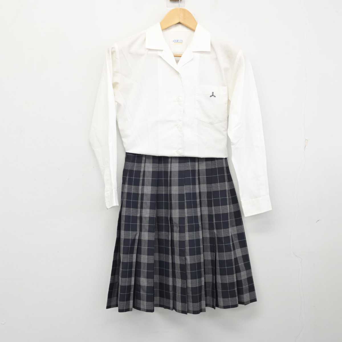 【中古】徳島県 城ノ内高等学校 女子制服 2点 (シャツ・スカート) sf059739