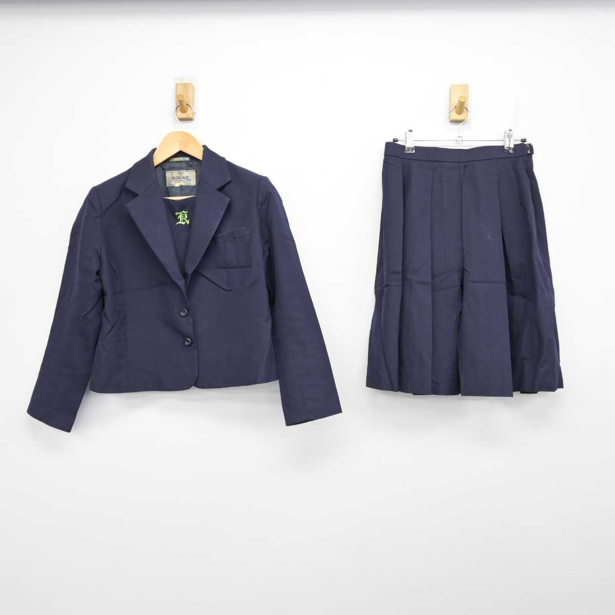 【中古】愛媛県 小松高等学校 女子制服 2点 (ブレザー・スカート) sf059760