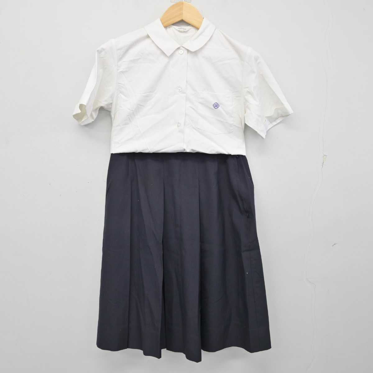 【中古】高知県 愛宕中学校 女子制服 2点 (シャツ・スカート) sf059797