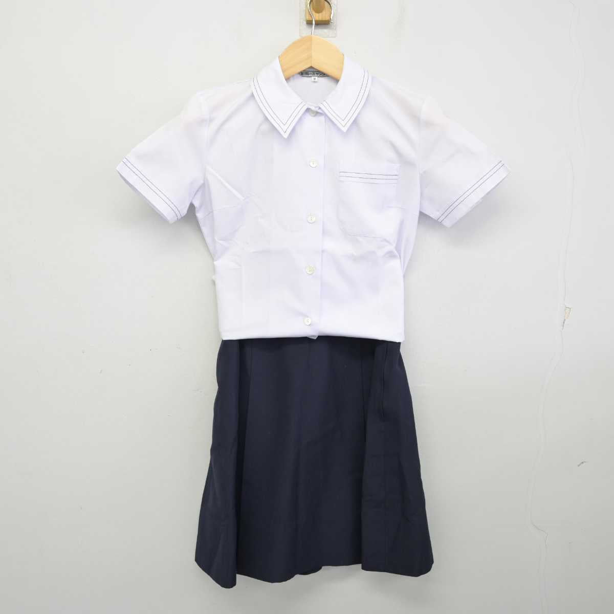 【中古】大阪府 箕面市立第四中学校 女子制服 3点 (シャツ・スカート) sf059853