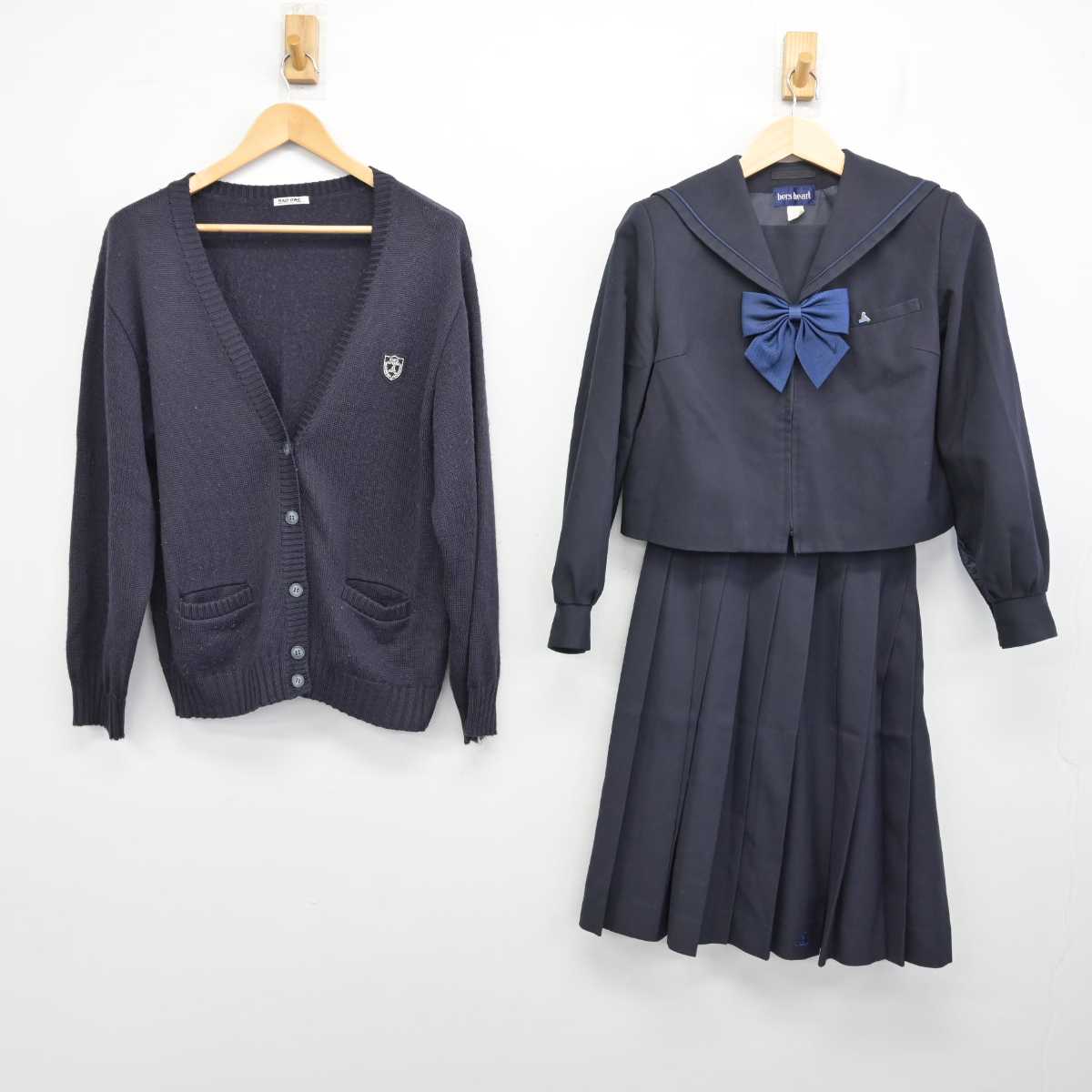 【中古】広島県 呉青山中学校・高等学校 女子制服 5点 (ニット・セーラー服・スカート) sf059859