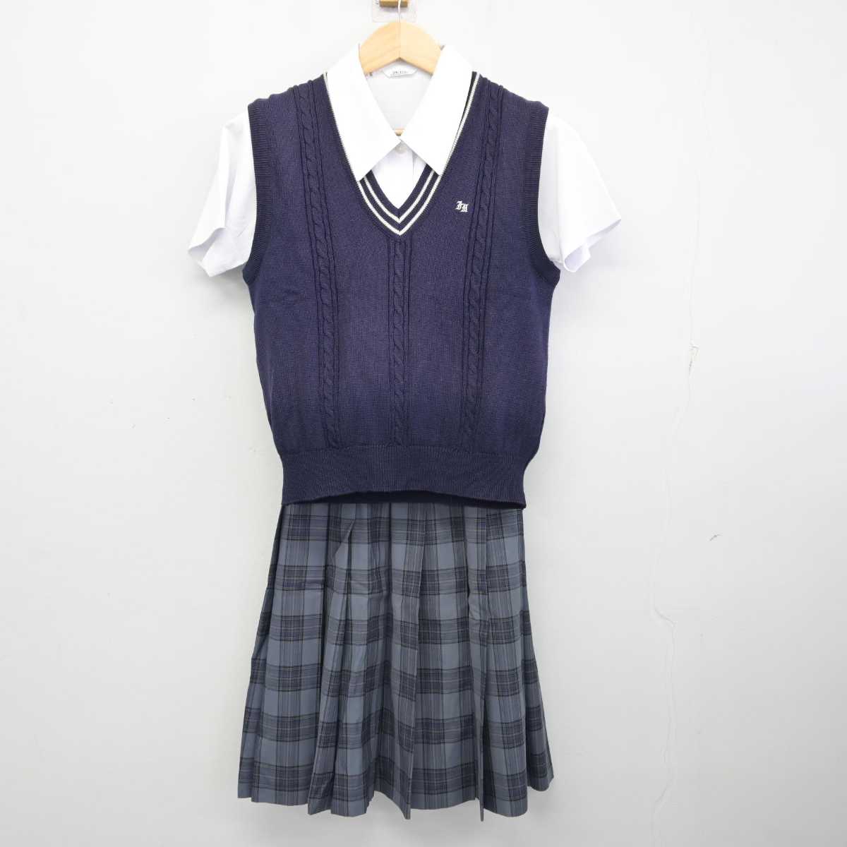 【中古】愛知県  岩津高等学校 女子制服 3点 (ニットベスト・シャツ・スカート) sf059881