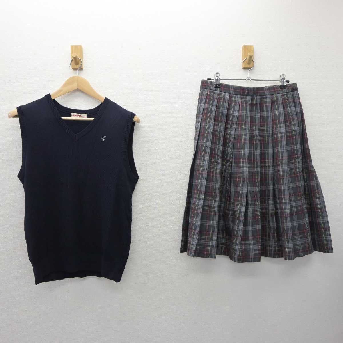 【中古】東京都 立川市立第五中学校 女子制服 2点 (ニットベスト・スカート) sf060089