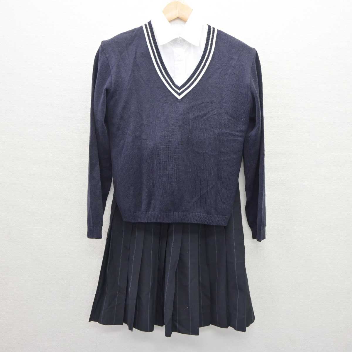 【中古】大阪府 大阪薫英女学院高等学校 女子制服 3点 (ニット・シャツ・スカート) sf060181