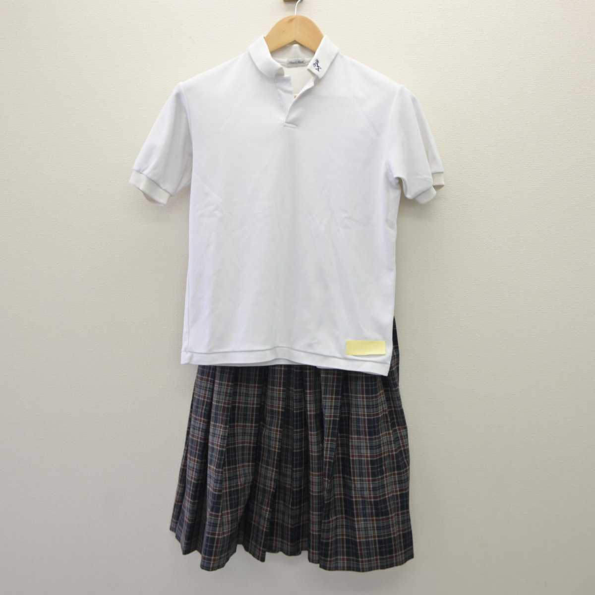 【中古】東京都 足立区立第十中学校 女子制服 3点 (ニットベスト・その他アイテム・スカート) sf060204