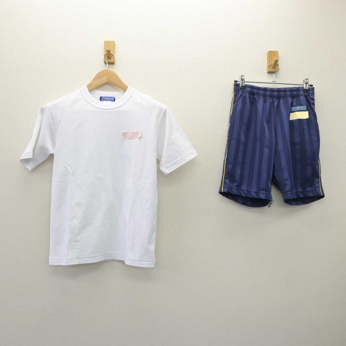 【中古】東京都 志村第三中学校 女子制服 2点 (体操服 上・体操服 下) sf060330