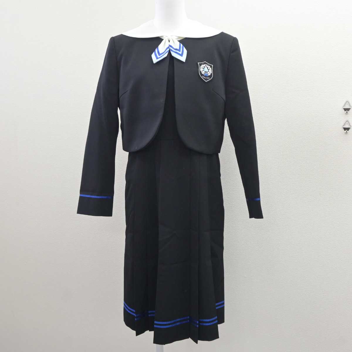 【中古】東京都 瀧野川女子学園中学高等学校 女子制服 4点 (ブレザー・シャツ・ジャンパースカート) sf060456