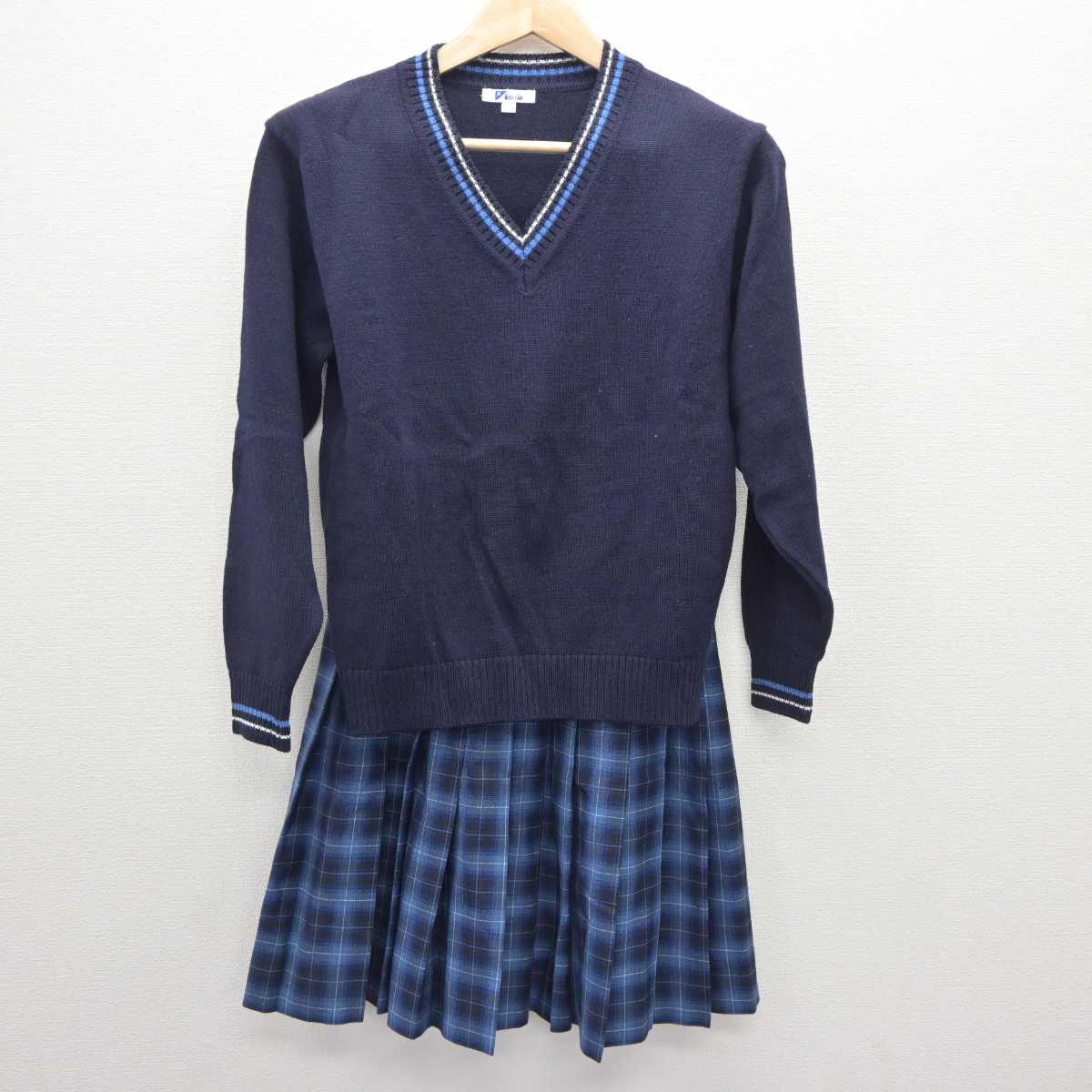 【中古】京都府 京都産業大学附属高等学校 女子制服 4点 (ブレザー・ニット・スカート) sf060478