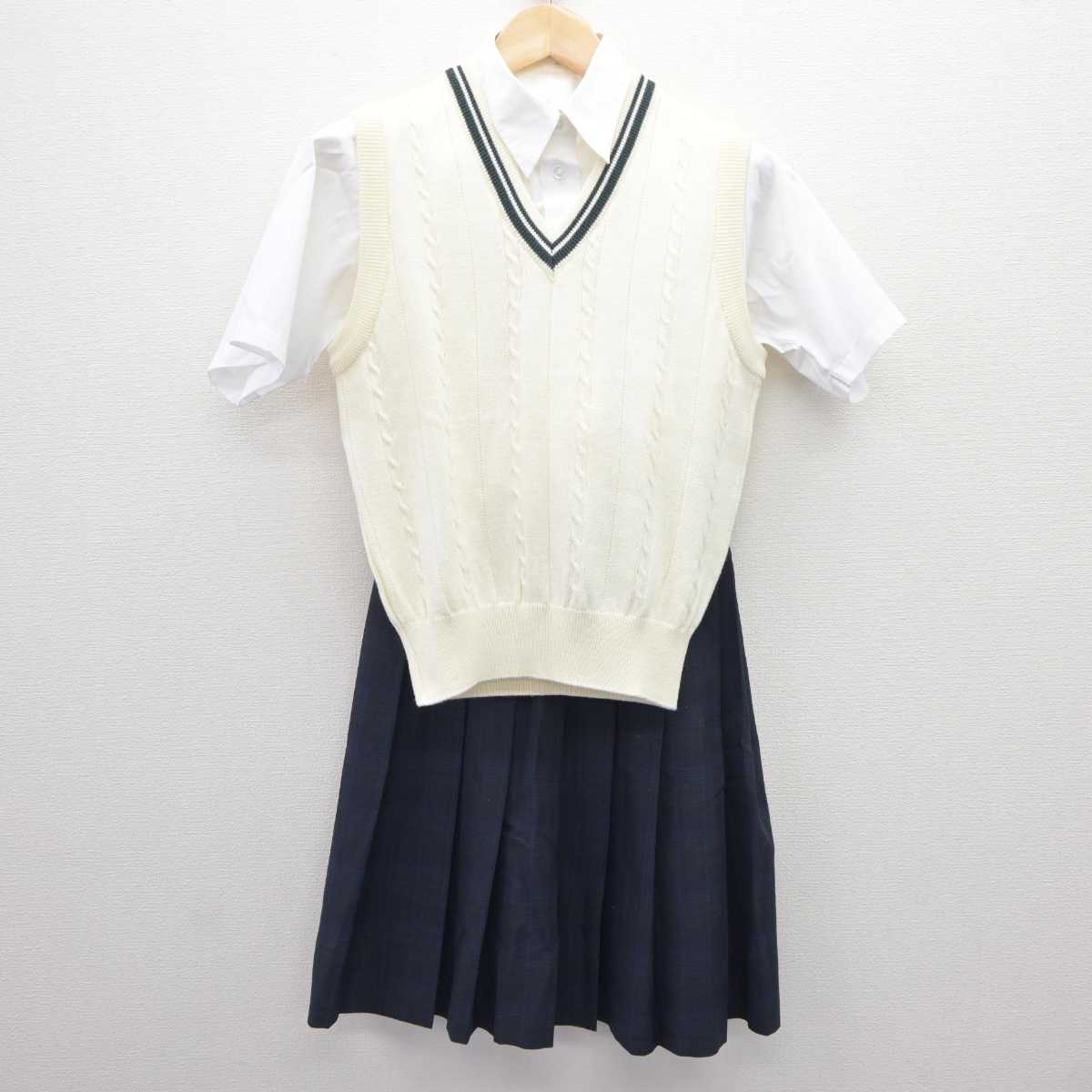 【中古】神奈川県 星槎中学校 女子制服 3点 (ニットベスト・シャツ・スカート) sf060503