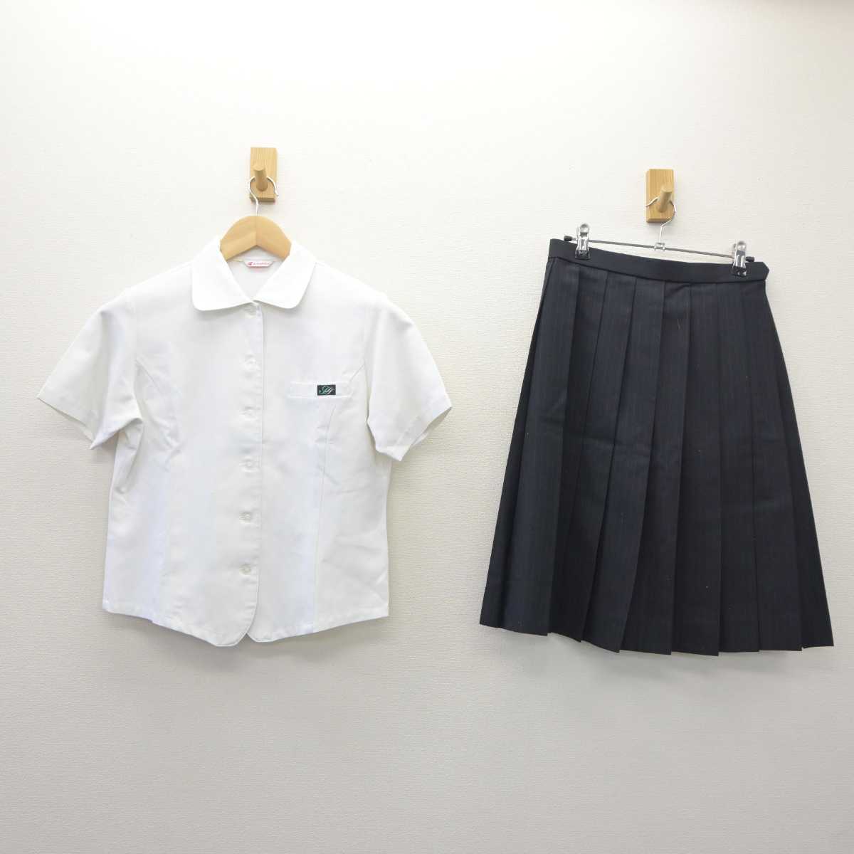 【中古】福岡県 柳川高等学校 女子制服 2点 (シャツ・スカート) sf060703