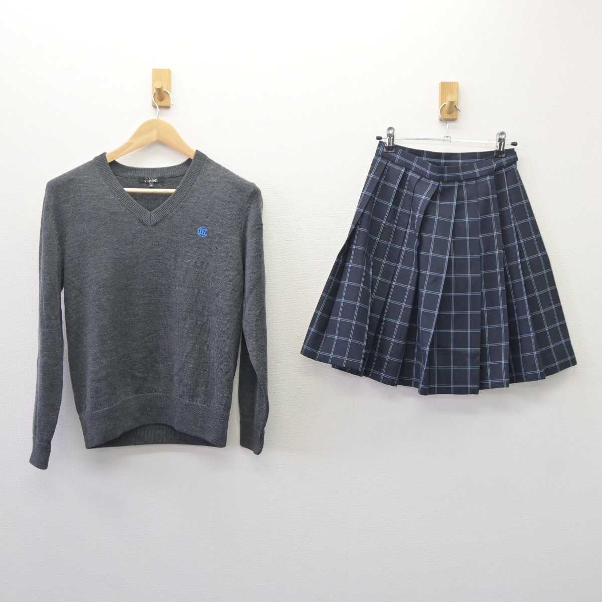 【中古】東京都 調布市立第三中学校 女子制服 2点 (ニット・スカート) sf060941