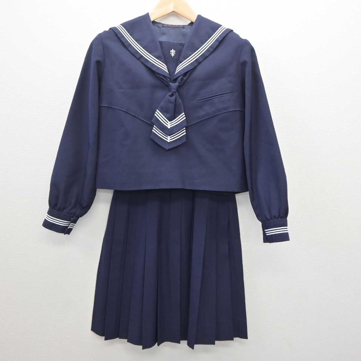 【中古】岩手県 盛岡白百合学園中学高等学校 女子制服 2点 (セーラー服・スカート) sf061142