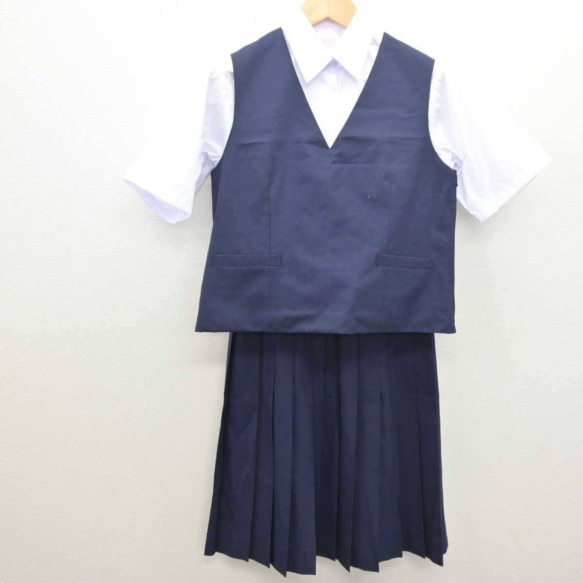 【中古】埼玉県 須賀中学校 女子制服 3点 (ベスト・シャツ・スカート) sf061289