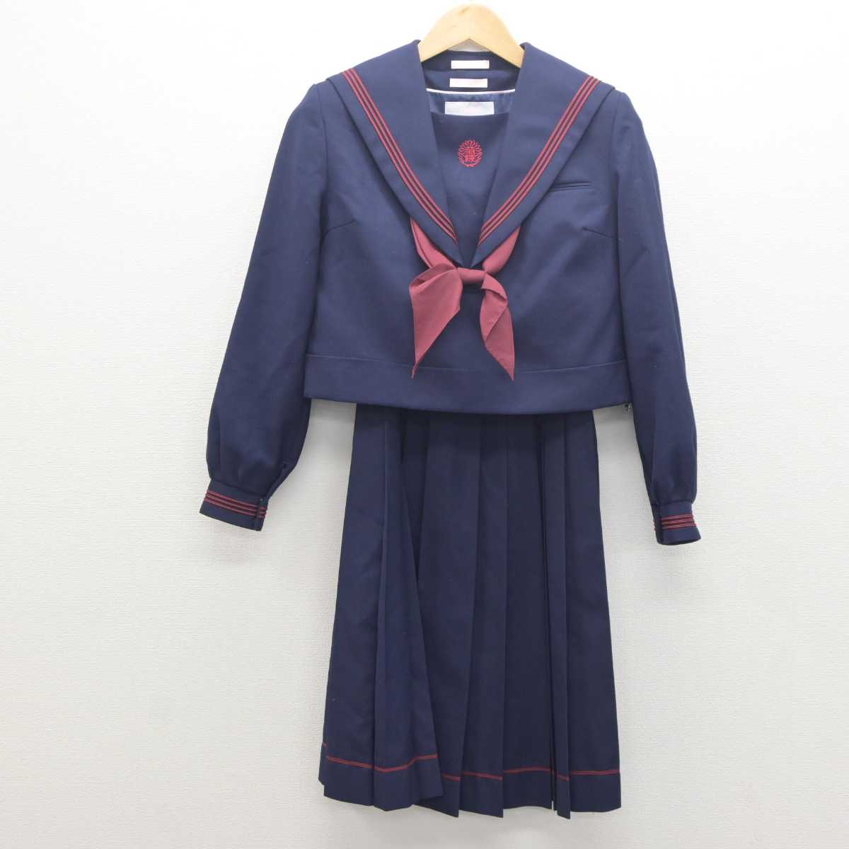 【中古】福岡県 菊陵中学校 女子制服 2点 (セーラー服・ジャンパースカート) sf061317