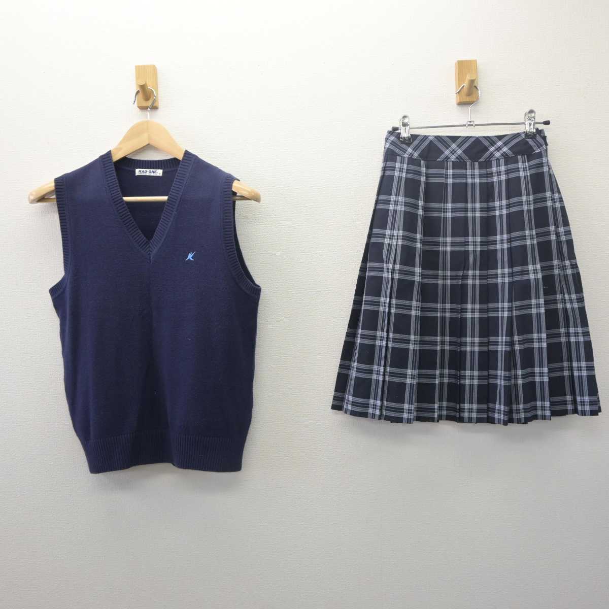 【中古】北海道 札幌清田高等学校 女子制服 2点 (ニットベスト・スカート) sf061687