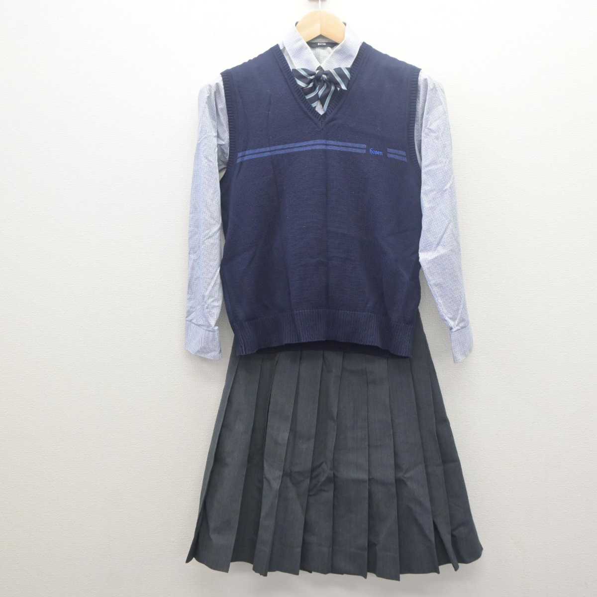 【中古】東京都 宝仙学園高等学校 女子制服 4点 (ニットベスト・シャツ・スカート) sf062032