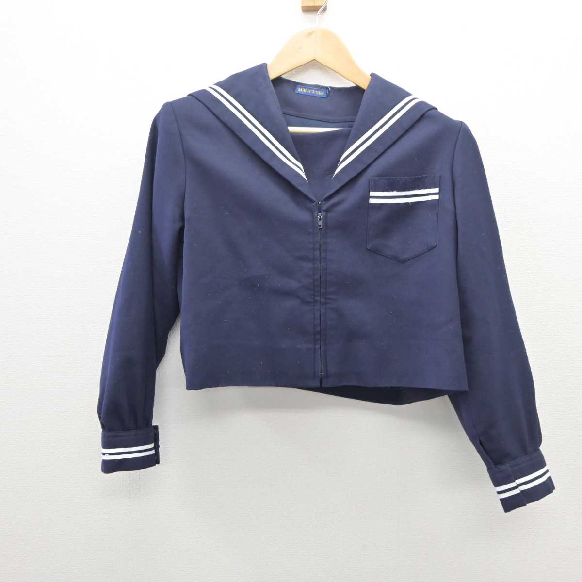 【中古】山梨県 春日居中学校 女子制服 2点 (セーラー服・スカート) sf062203