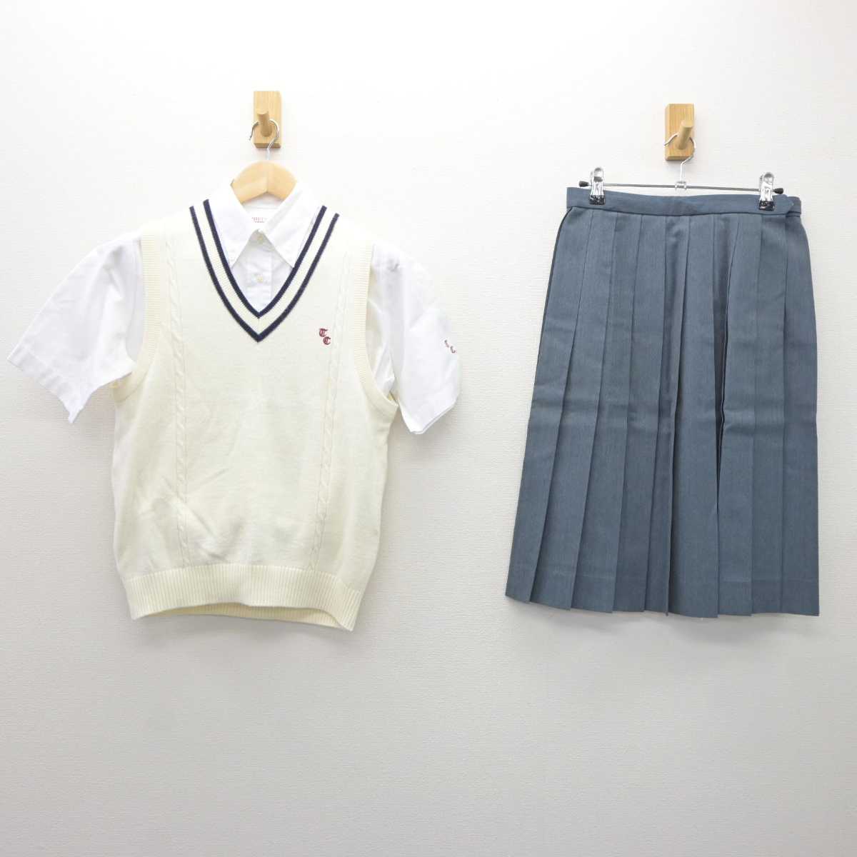 【中古】大阪府 天王寺商業高等学校 女子制服 3点 (ニットベスト・シャツ・スカート) sf062263