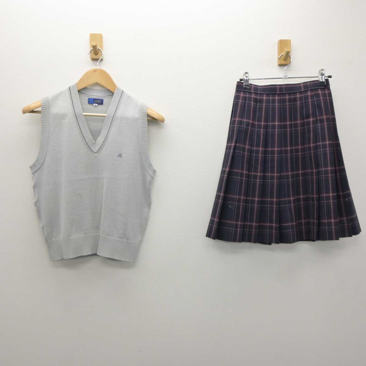 【中古】東京都 立川第六中学校 女子制服 2点 (ニットベスト・スカート) sf062392