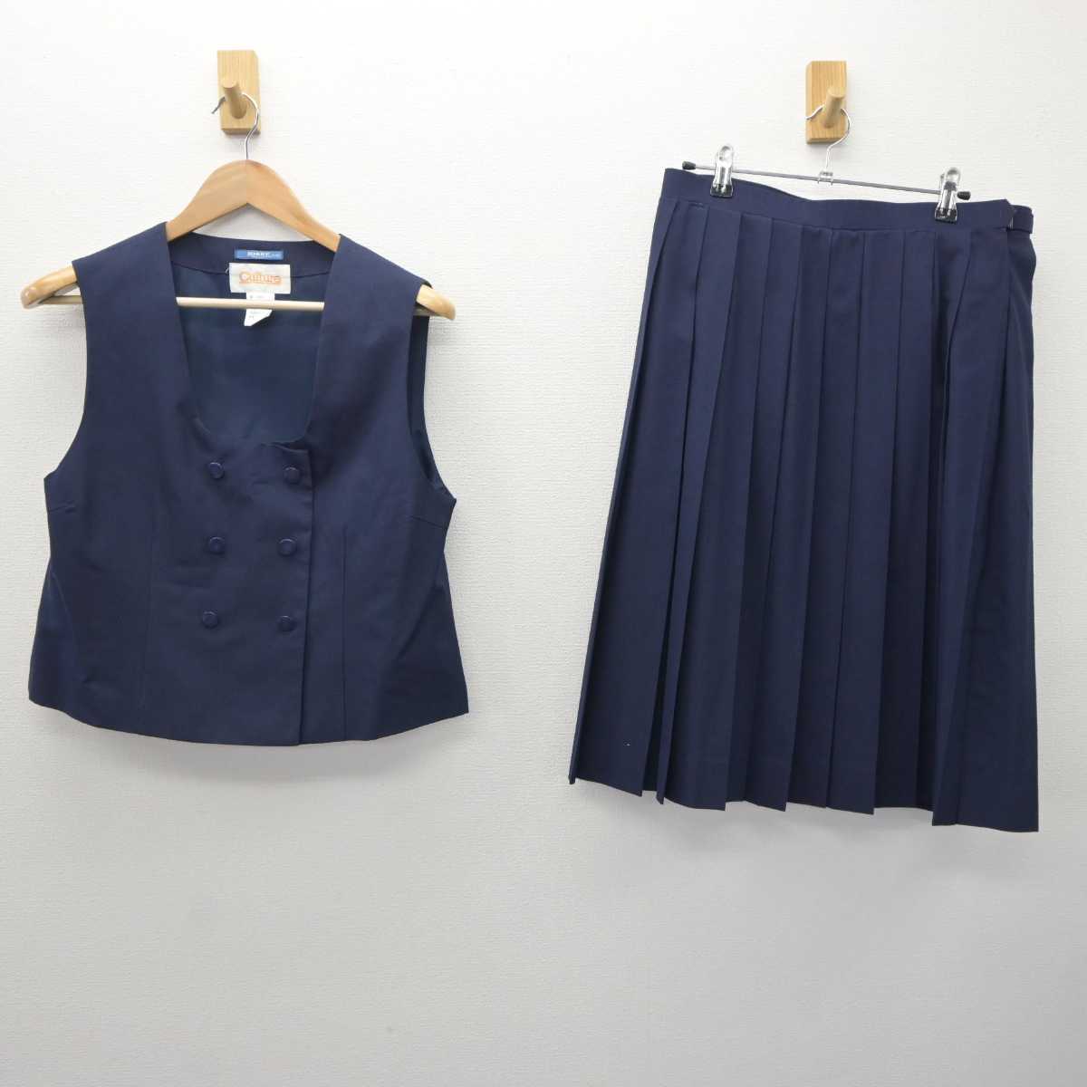 【中古】埼玉県 馬宮中学校 女子制服 2点 (ベスト・スカート) sf062465