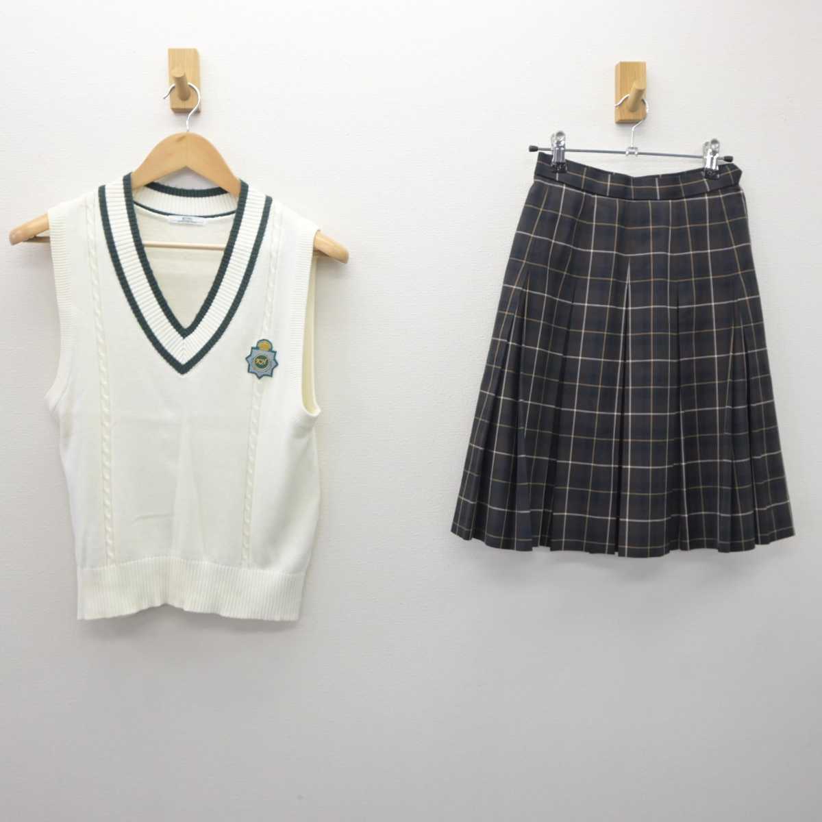 【中古】福岡県 九州産業大学付属九州高等学校 女子制服 2点 (ニットベスト・スカート) sf062482