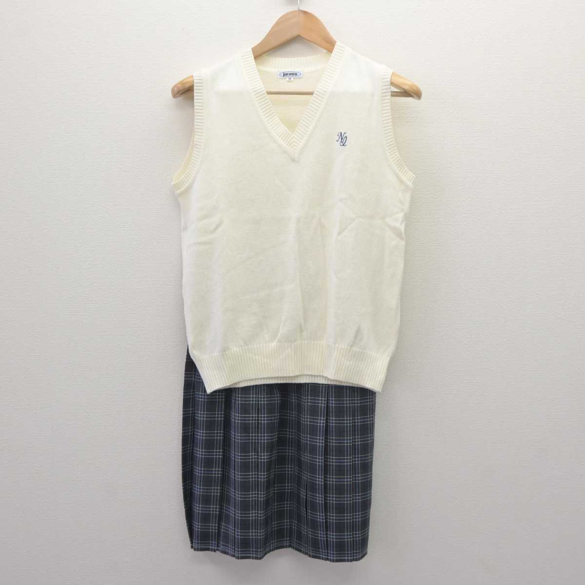 【中古】東京都 西池袋中学校 女子制服 2点 (ニットベスト・スカート) sf062580