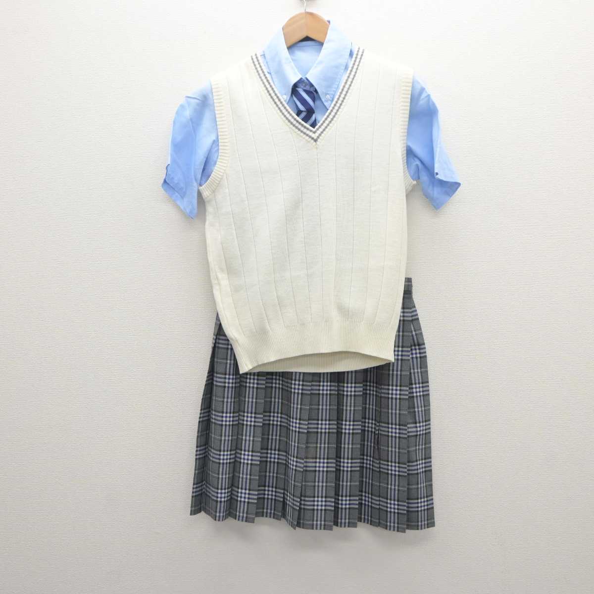 【中古】神奈川県 横浜商科大学高等学校 女子制服 4点 (ニット・シャツ・スカート) sf062659