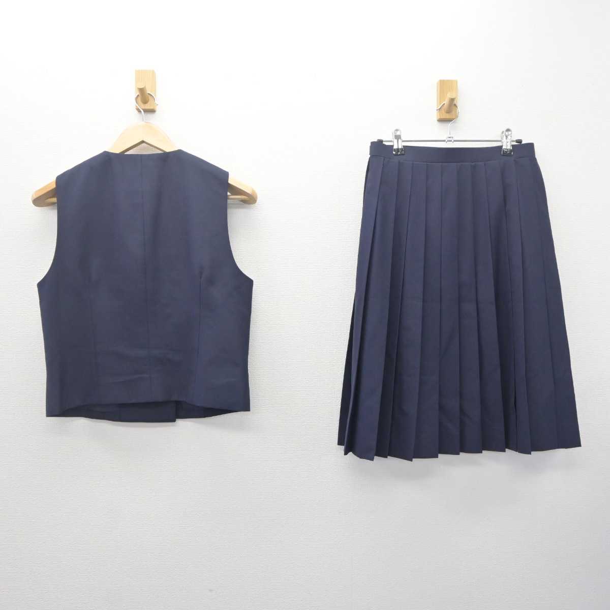 【中古】埼玉県 桶川中学校 女子制服 2点 (ベスト・スカート) sf062729