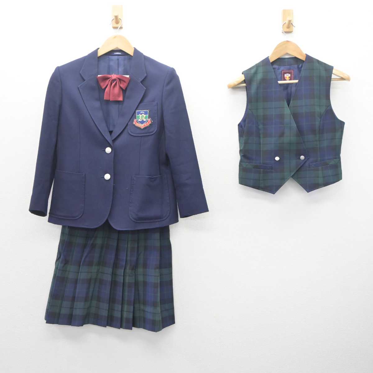 【中古】北海道 北海道ニセコ高等学校 女子制服 4点 (ブレザー・ベスト・スカート) sf062735