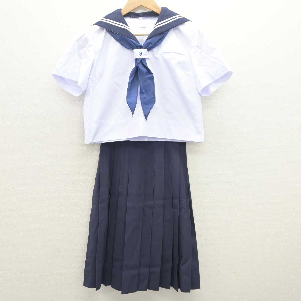 【中古】神奈川県 長沢中学校 女子制服 4点 (セーラー服・セーラー服・スカート) sf062765