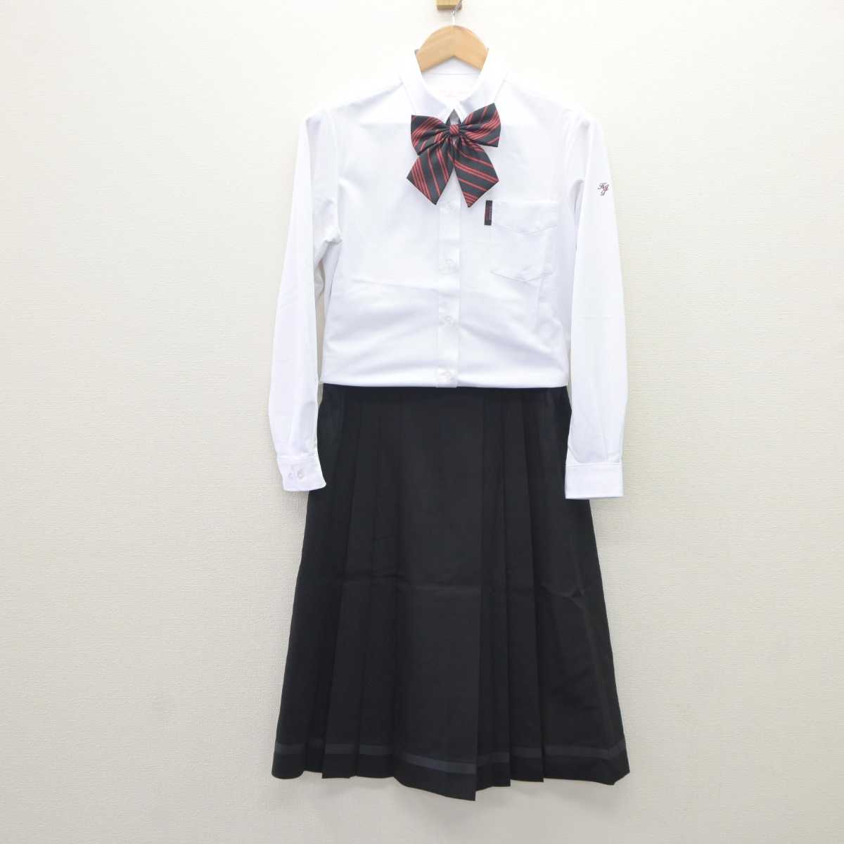 【中古】福岡県 九州国際大学付属高等学校 女子制服 5点 (ブレザー・ニット・シャツ・スカート) sf062874